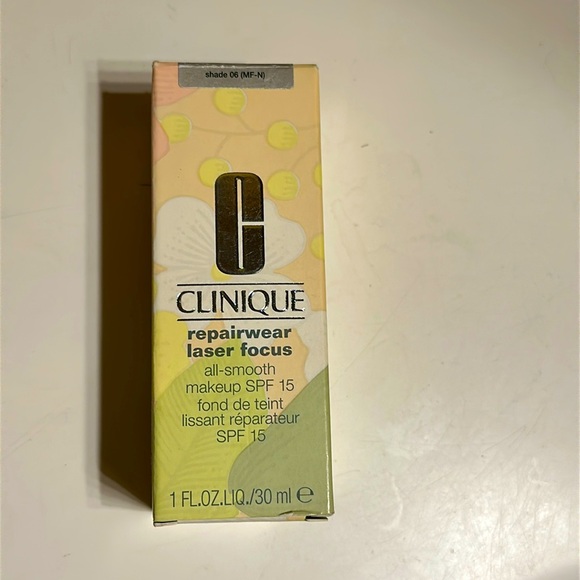Clinique repair wear laser focus all smooth makeup SPF 15 shade 06 NIB